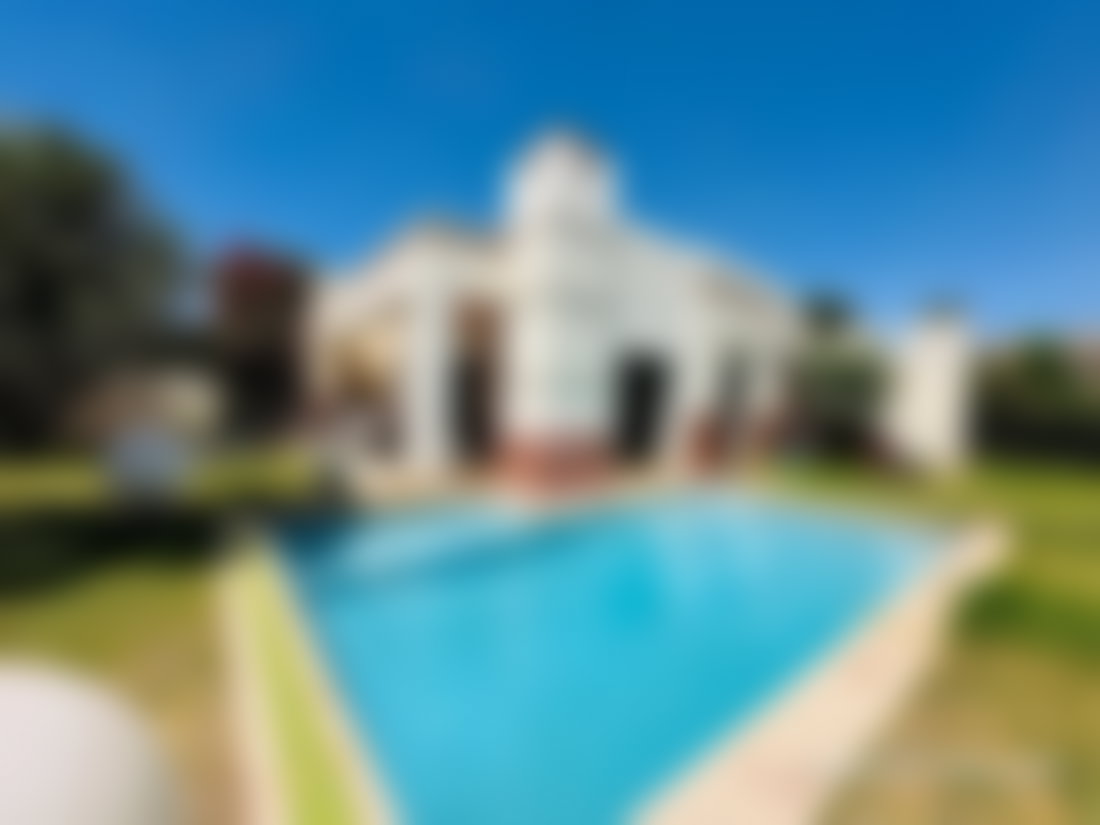 Villa plain, pied avec piscine et jardin, Route de Fès, Marrakech