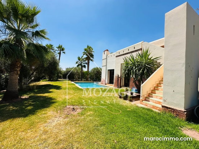 Superbe villa plain pied de 900 M2 avec piscine privée — 3