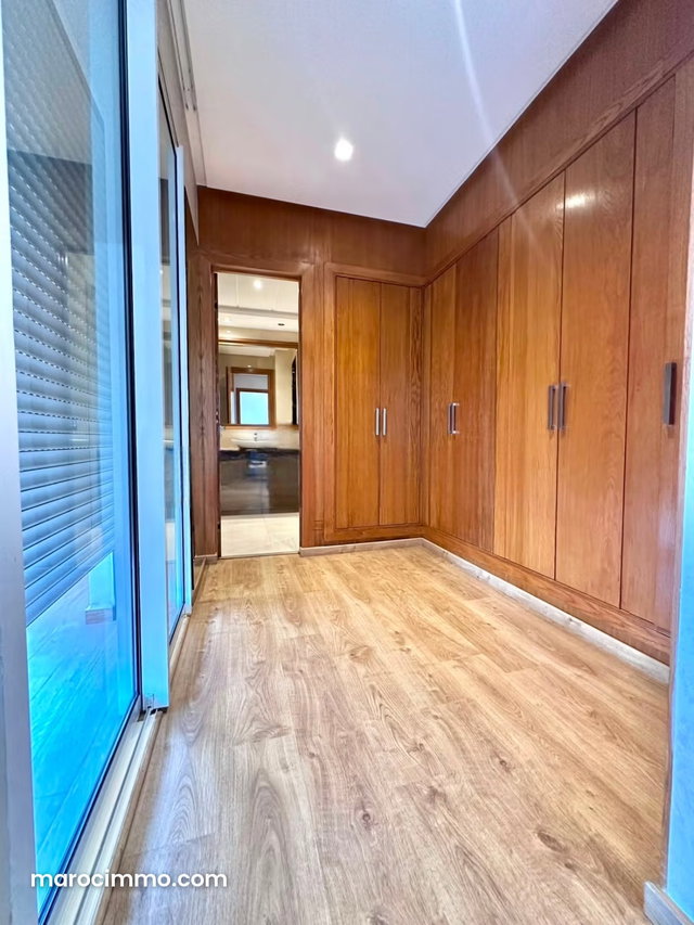 Superbe appartement à louer CFC — 5