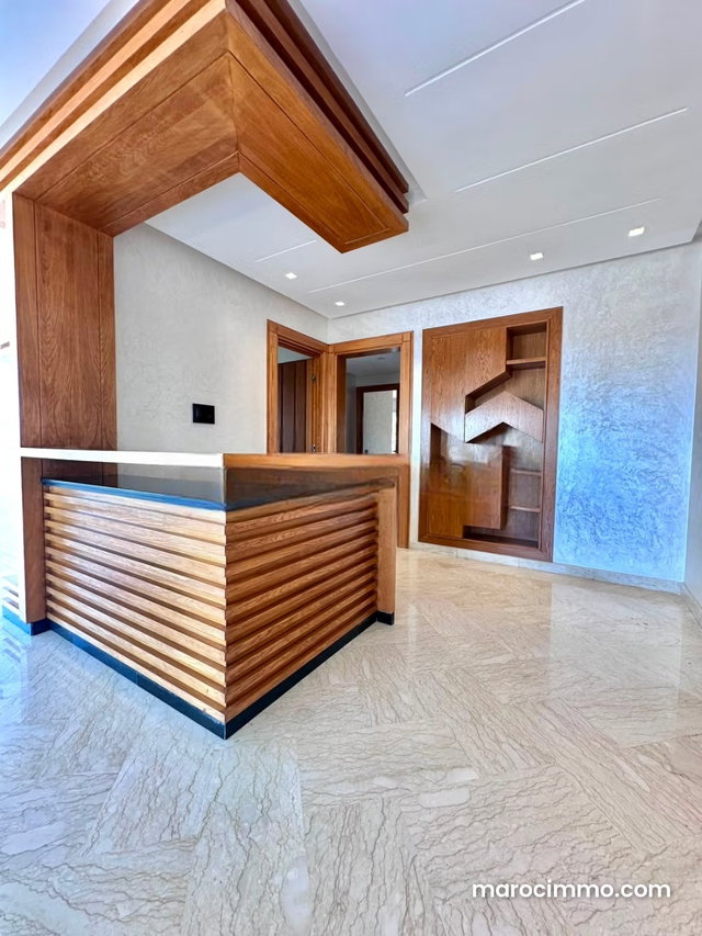 Superbe appartement à louer CFC — 3
