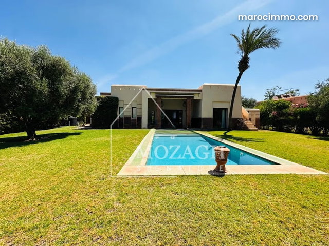 Villa de charme avec piscine privée sur résidence — 2