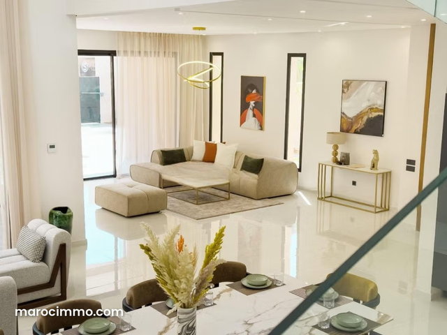 Villa de luxe à vendre à Noria Golf. Surface de 550 m². Trois façades Bien meublé — 2