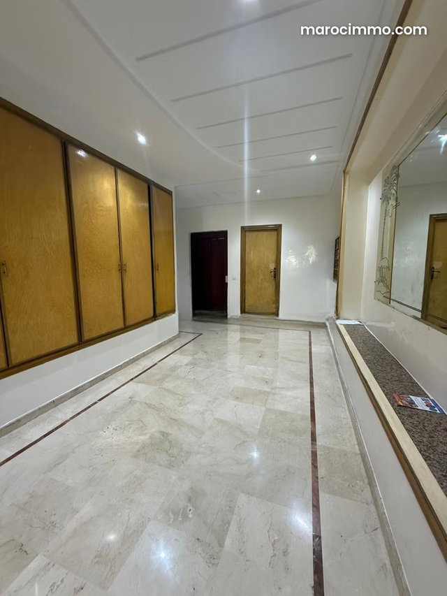 Bel appartement en location à Belvédère. Surface totale 110 m². Bien meublé — 4