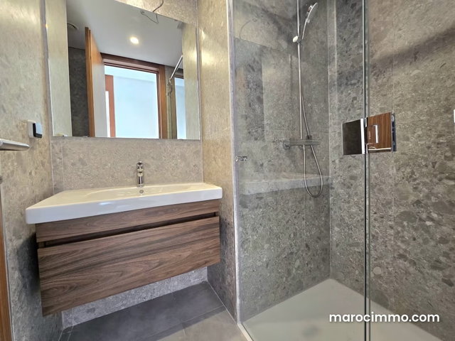 Location d'un appartement à Casablanca Finance City. 2 chambres. Porte blindée et chauffage central — 5