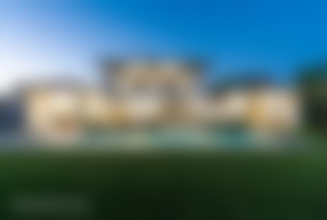 1,800 m² Villa on a 1,800 m² Plot in Anfa, Casablanca, with Exceptional Potential — Casablanca