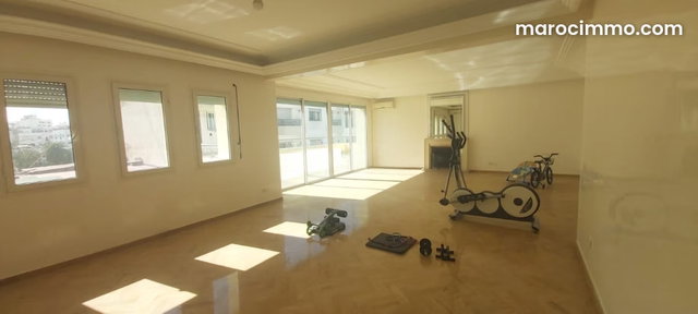 Appartement de 200 m² en dernier étage – Gauthier — 2