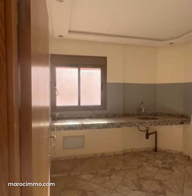Bureau à Louer de 180.0 m² à Marrakech, Azzouzia — 3