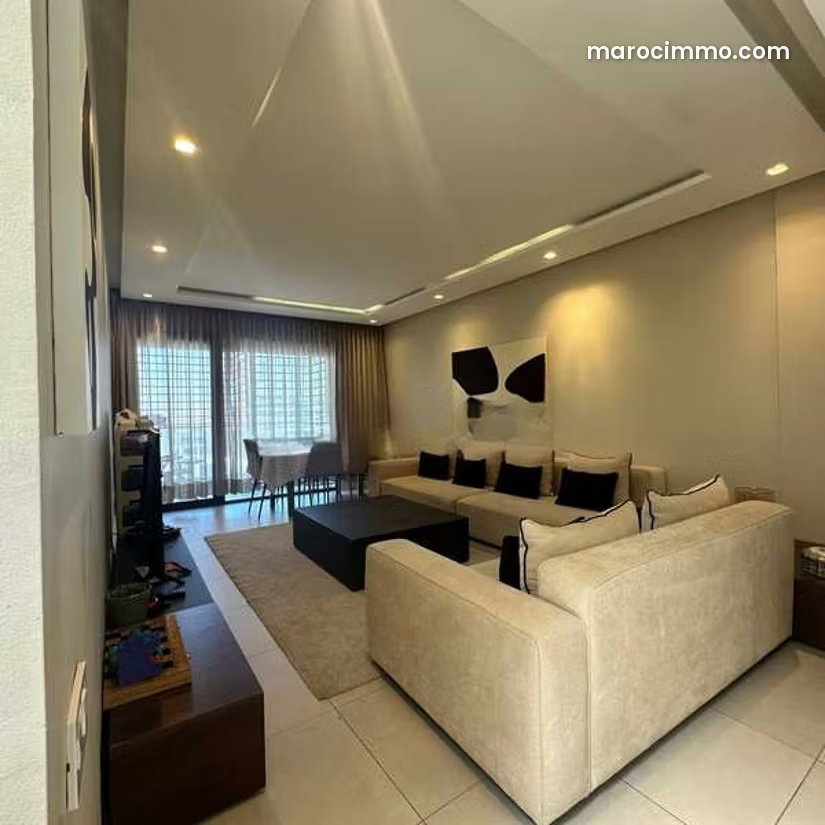 Appartement 4 pièces en double exposition à l'Oasis Casablanca — Casablanca