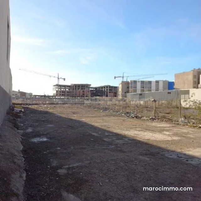 Terrain à Vendre de 600.0 m² à Casablanca, Roches Noires — 2