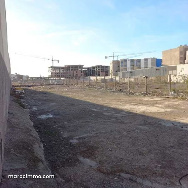 Terrain à Vendre de 600.0 m² à Casablanca, Roches Noires — 3