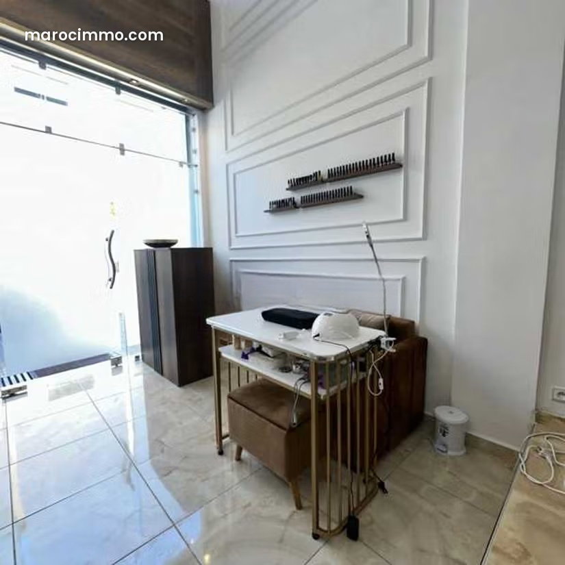 Local commercial 61 m² à vendre à Sidi Maarouf Casablanca — Casablanca
