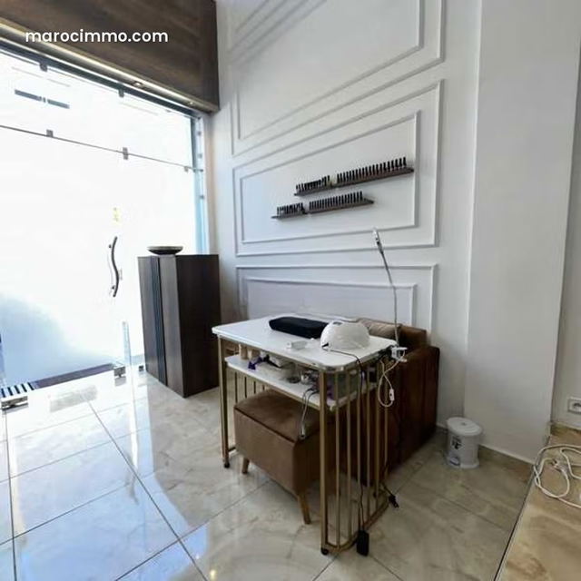 Local commercial à Vendre de 61.0 m² à Casablanca, Sidi Maarouf — Casablanca