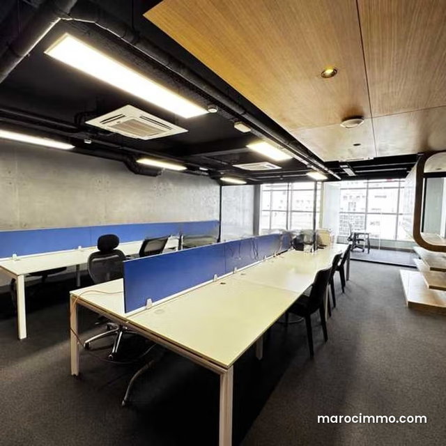 Bureau à Vendre de 323.0 m² à Casablanca, Sidi Maarouf — 3