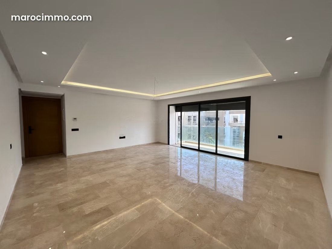 3-Bedroom Apartment with Terrace and Garden, Riyad, Rabat — Rabat