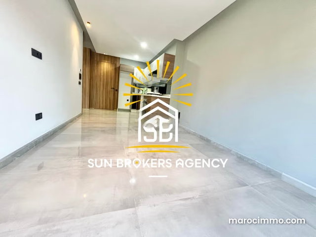 Tres joli studio vide oasis proche commerce — 4