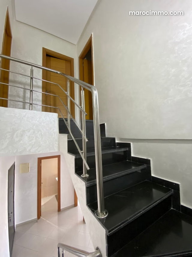 Duplex à louer avec terrasse près de bd d anfa — 3