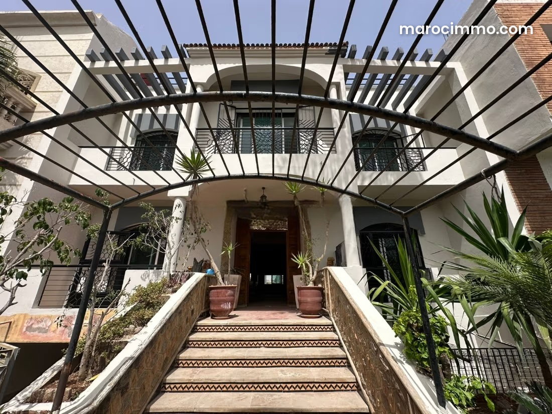300 m² Villa with Garden and Terrace, Laimoune, Casablanca — Casablanca