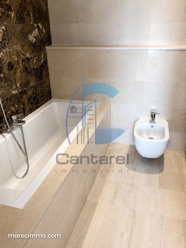 À louer – Superbe appartement meublé Casablanca F — 4