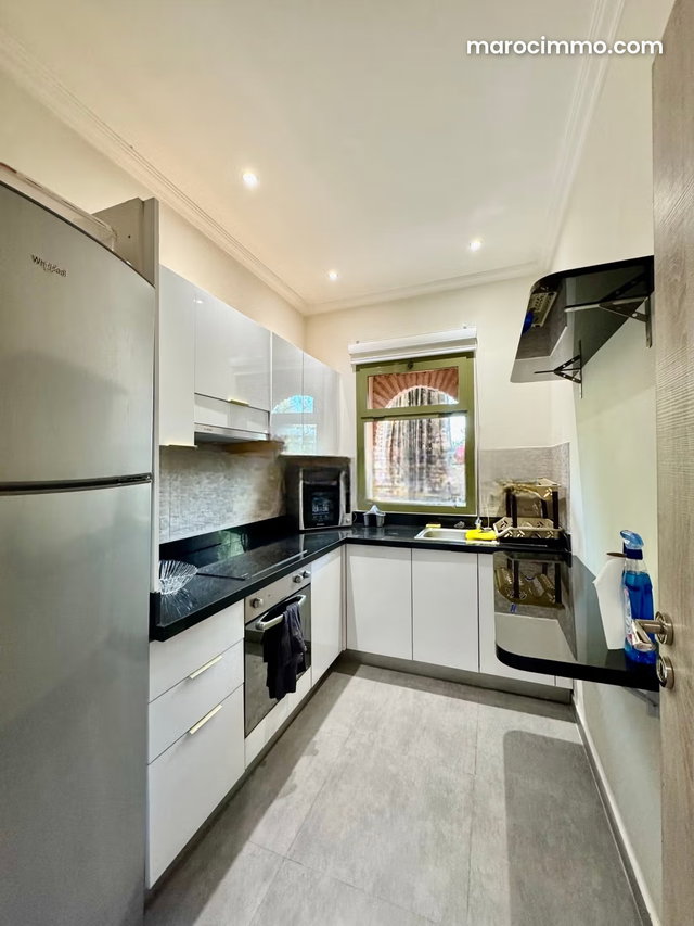 Palm Grove: Fully Renovated 2-Bedroom Apartment — 5