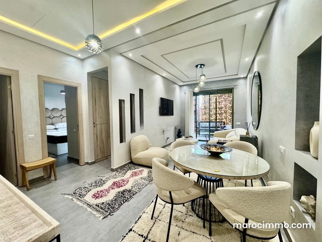 Palm Grove: Fully Renovated 2-Bedroom Apartment — 3