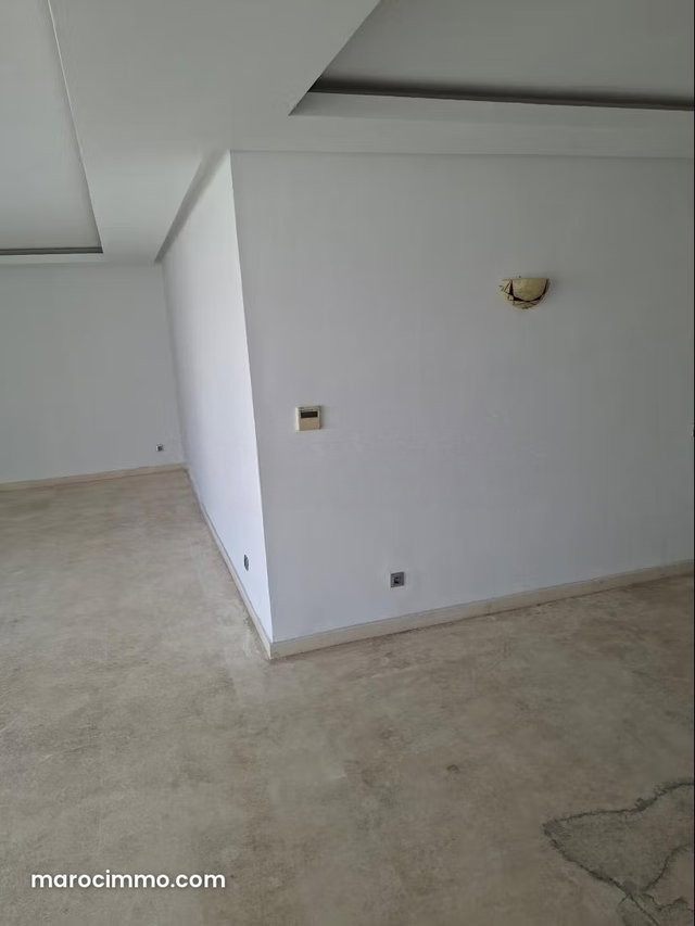 A vendre un joli Appartement avec 2 places qu garage — 3