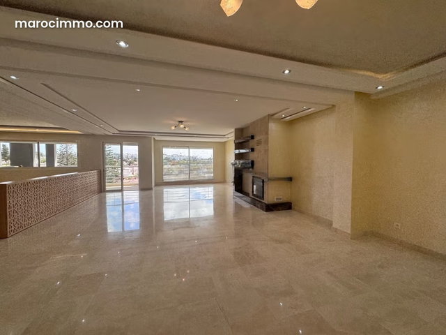 Louez cet appartement à Riyad. 4 chambres agréables. Ascenseur et terrasse — 3
