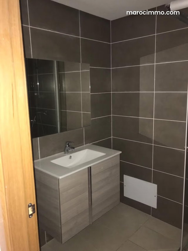 Appartement à louer à Riyad. 3 pièces confortables. Terrasse et ascenseur — 4