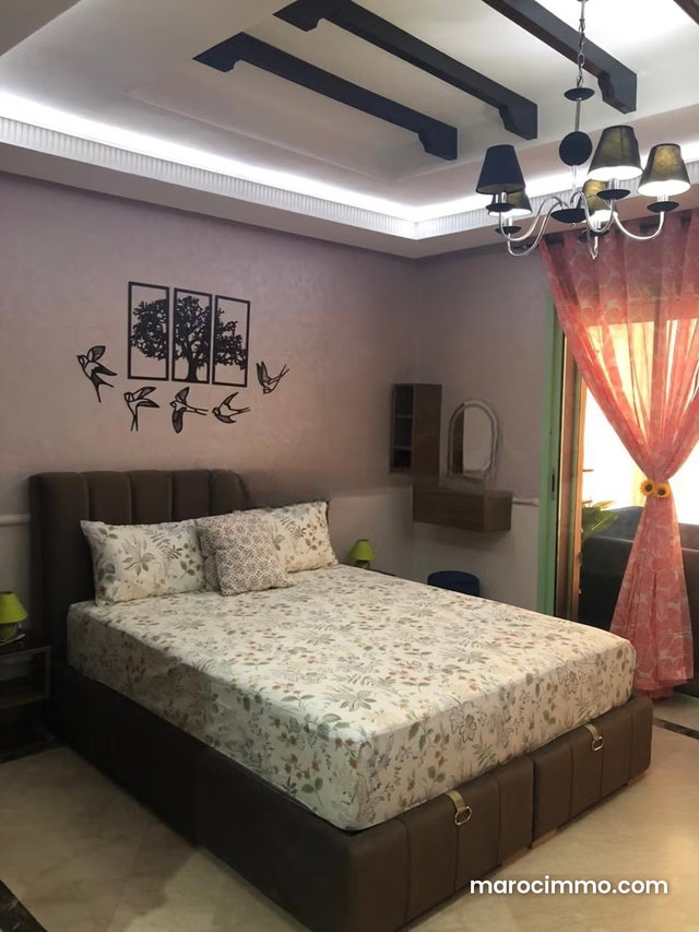 3-Month Rental: Charming Studio with One Bedroom, Living Room, and Pool Access — 4