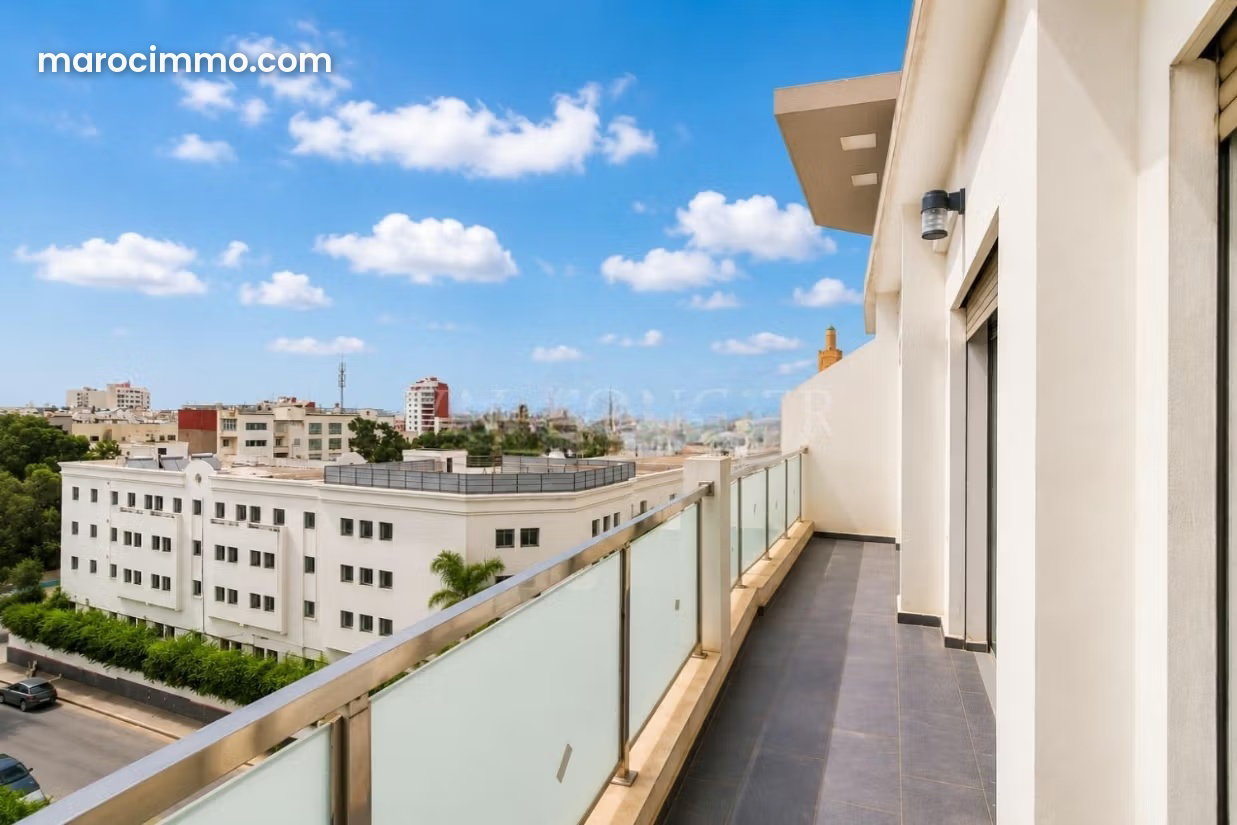 Brand-New 2-Bedroom Apartment with Terrace, Hôpitaux District — Casablanca