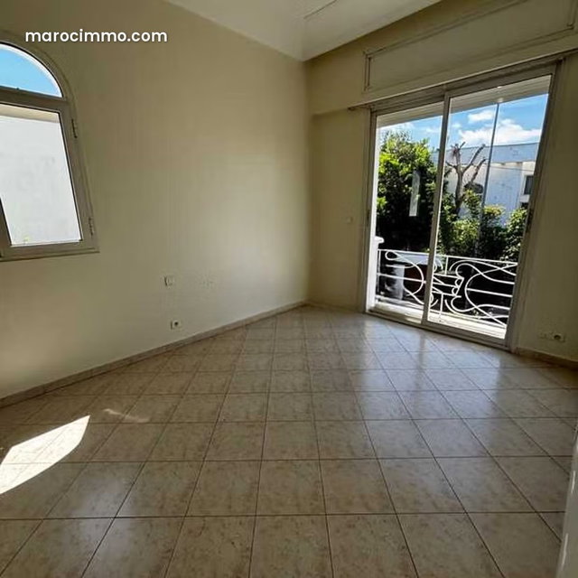 Villa à Louer de 448.0 m² à Casablanca, Sindibad — 2