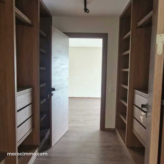 Villa à Louer de 538.0 m² à Bouskoura, Ville Verte — 2