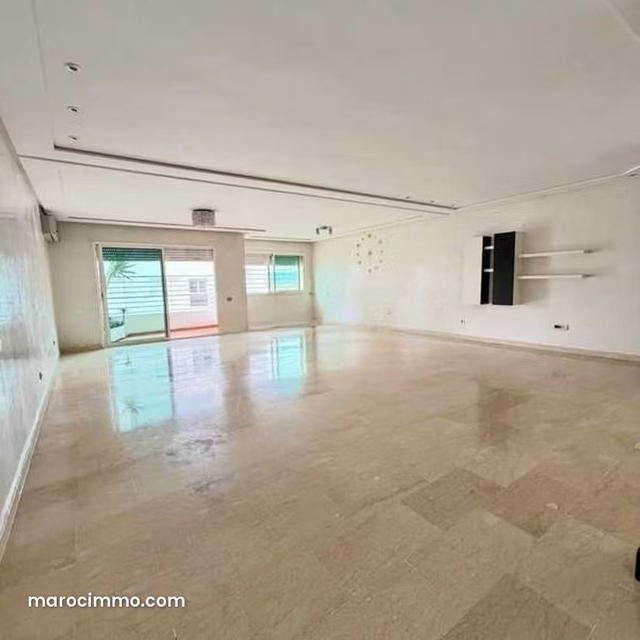 Appartement à Louer de 176.0 m² à Casablanca, Val Fleuri — Casablanca