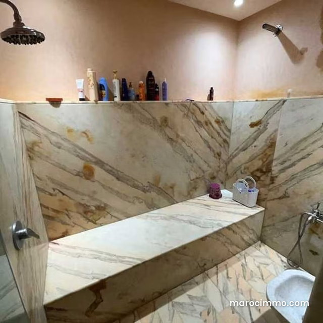 Villa à Vendre de 390.0 m² à Casablanca, Ain Chock — 2