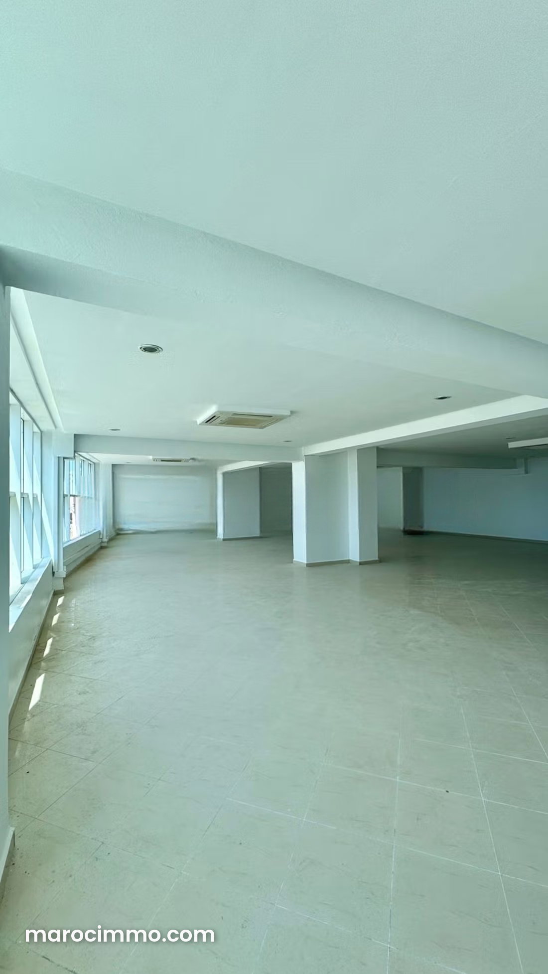 183 m² Office with Sea Views in Central Tangier — Tangier