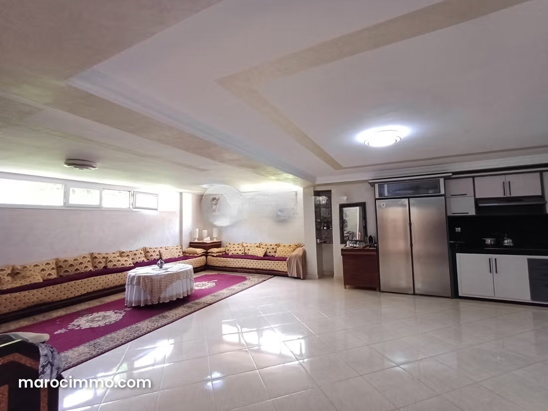 400 sqm Villa with Garden and Swimming Pool, Central Bouskoura — Bouskoura