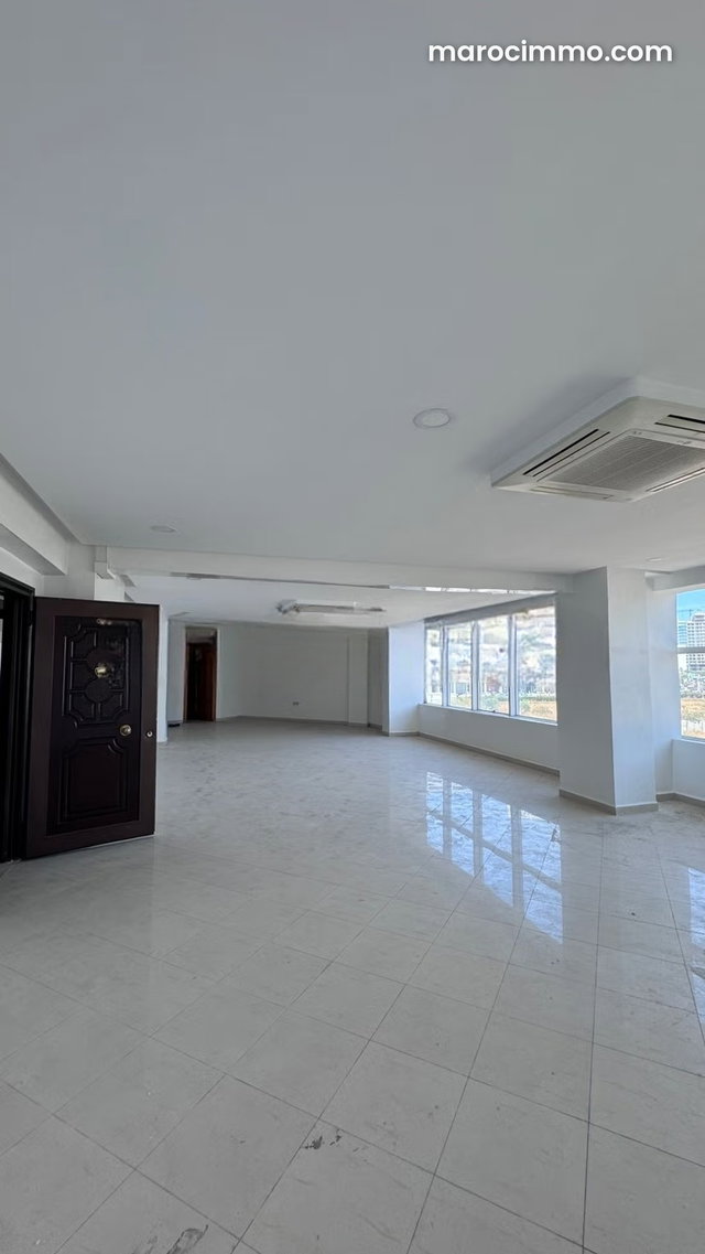 Bureau commercial à louer – 94 m² – Centre ville — 3