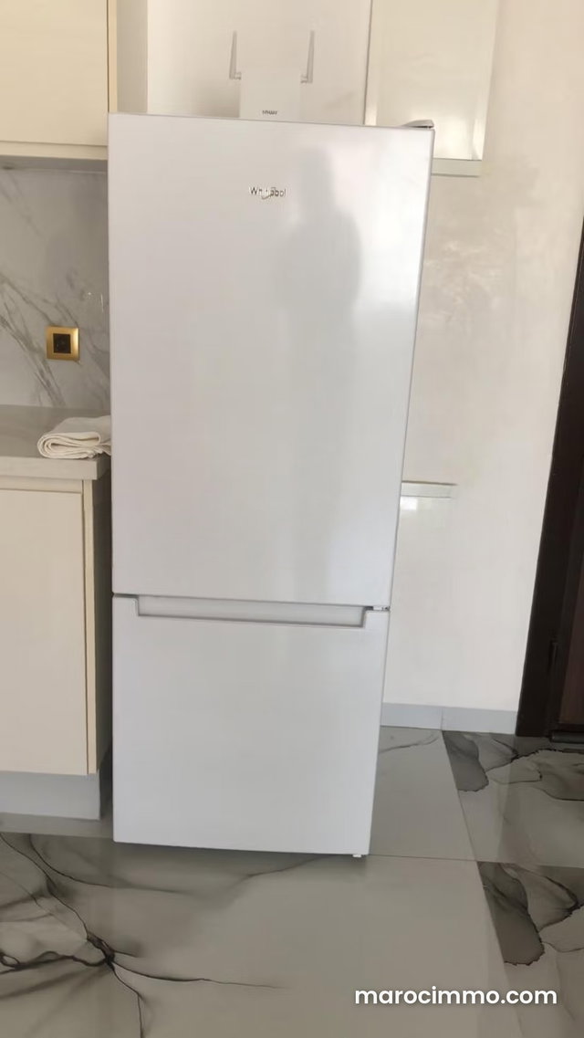 Appartement à louer à Mimosas. Surface totale 50 m². Porte blindée et résidence sécurisée — 4