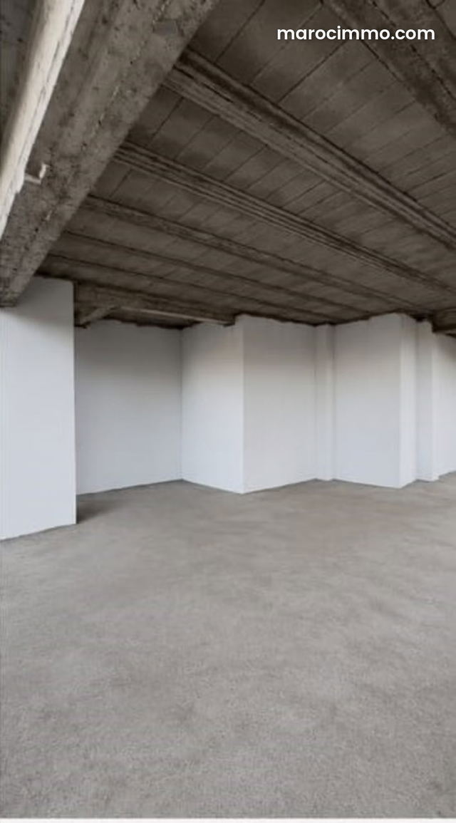 Local commercial pres de marjane route rabat — Tanger