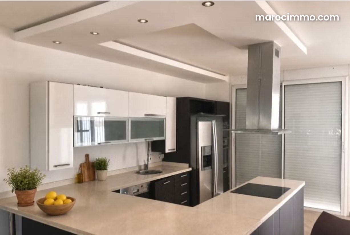 555 m² villa with pool and garden for rent in Hermitage, Casablanca — Casablanca