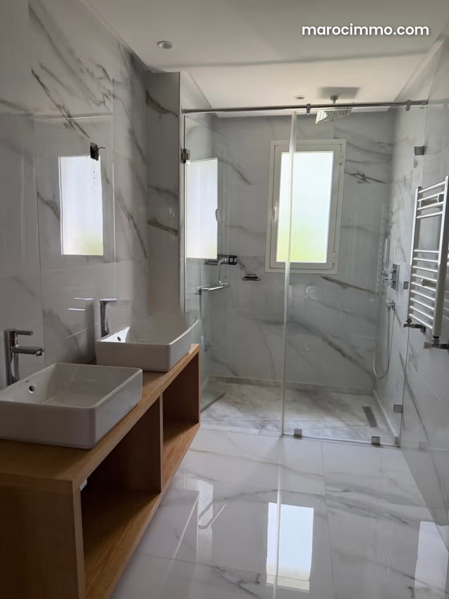 Location villa de luxe à Du Golf. 4 pièces confortables. Résidence avec concierge, climatisation générale — 3