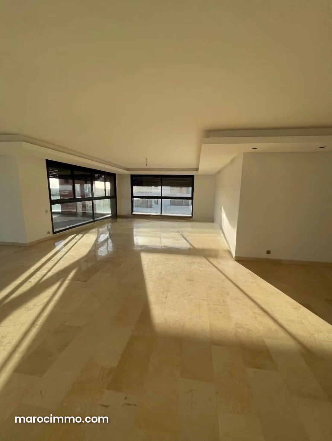 360 m² Apartment with Private Garden, Souissi, Rabat — Rabat