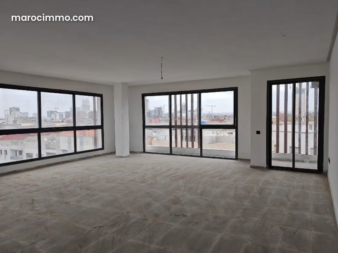 66 m² Office on the 5th Floor with Garage in Oulfa, Casablanca — Casablanca