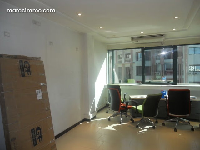 Plateau de bureau à louer au Bd d'ANFA — 2