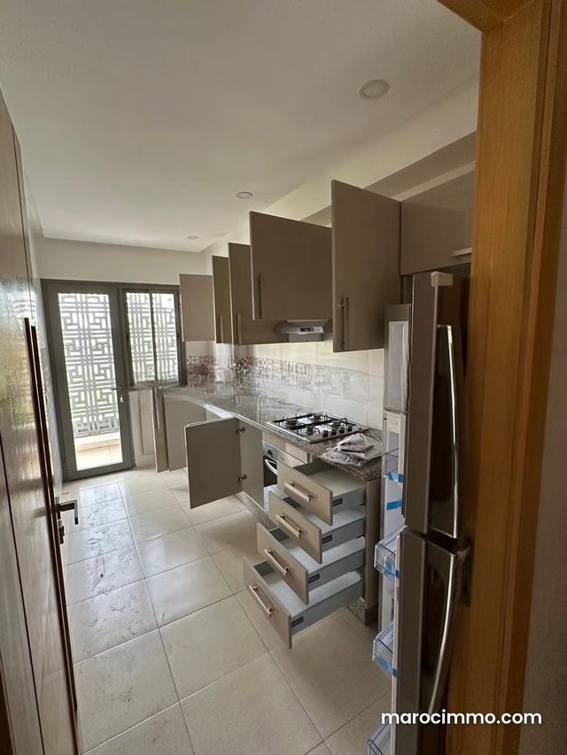 Belle appartement meublé a Sala al jadida — 3