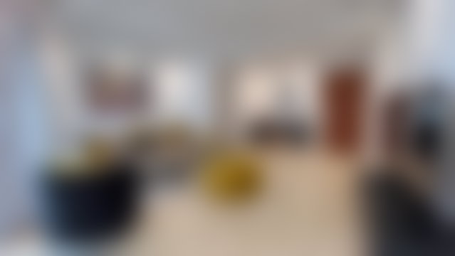 شقة فاخرة بشرفة واسعة للكراء بحي الرياض في الرباط — 2