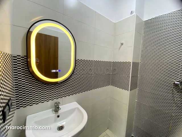 À louer appartement meublé — 4