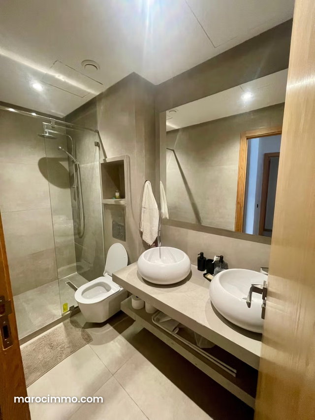 Bel appartement en location à Riviera. Surface totale 90 m². Bien meublé — 4