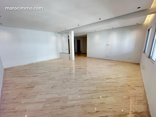 Apartment for rent in Val Fleury. 4 comfortable rooms. Satellite dish, secure residence — 3