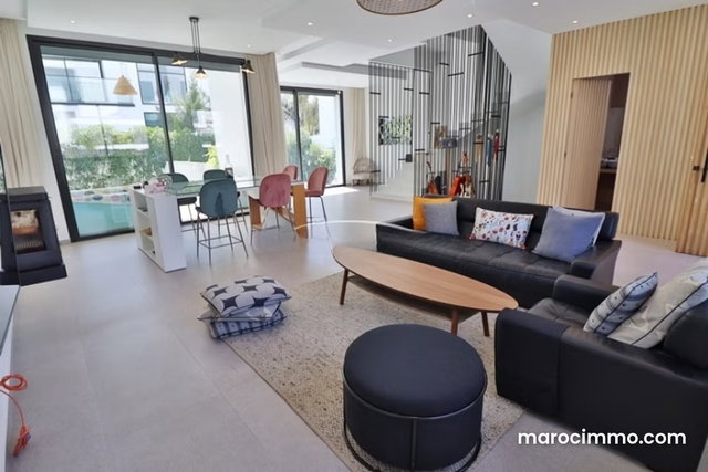 Villa semi meublée à louer sur Dar Bouazza 220 m² — 3
