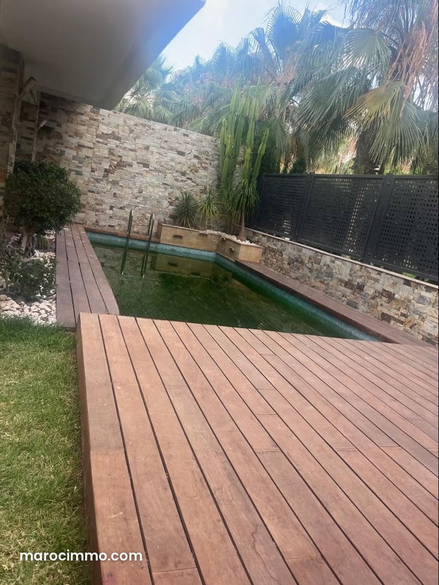 À 8 min du morocco, vente villa de 360 m2 avec piscine, dans résidence gardée et sécurisée — 2